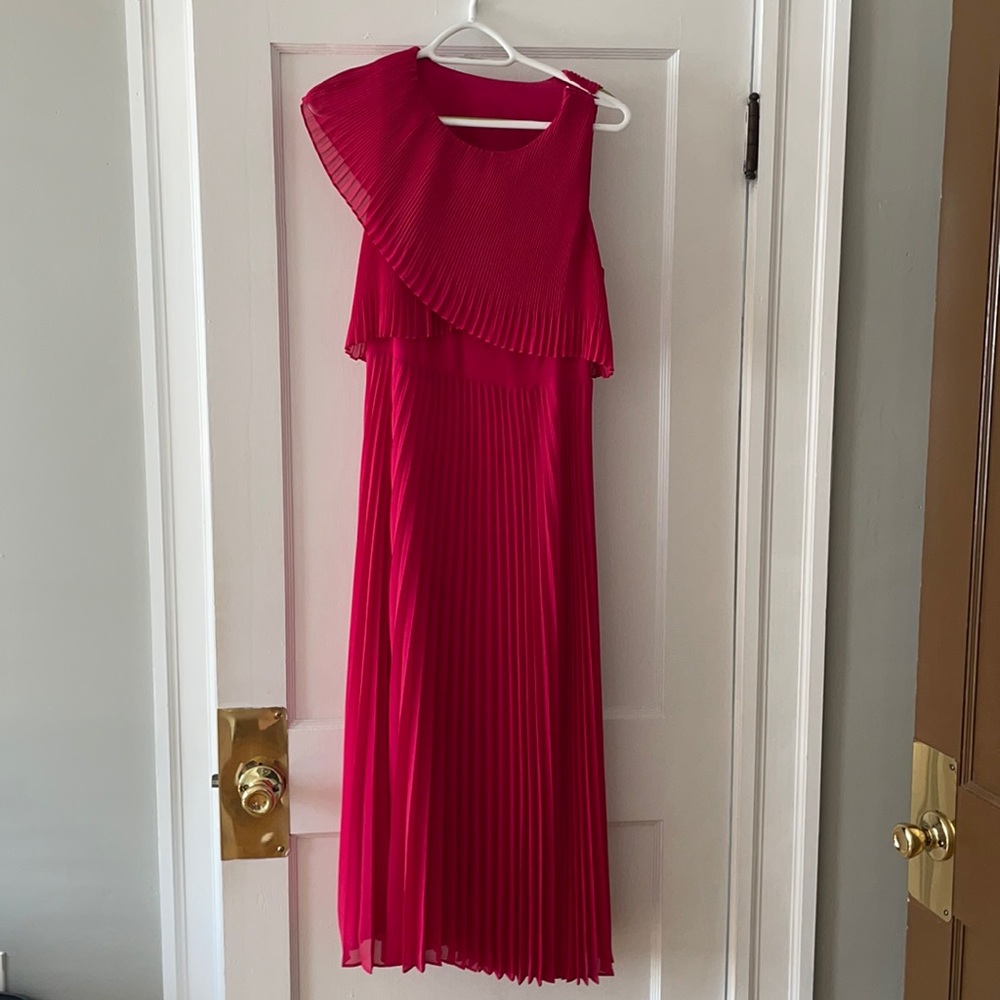 Hot pink dress!